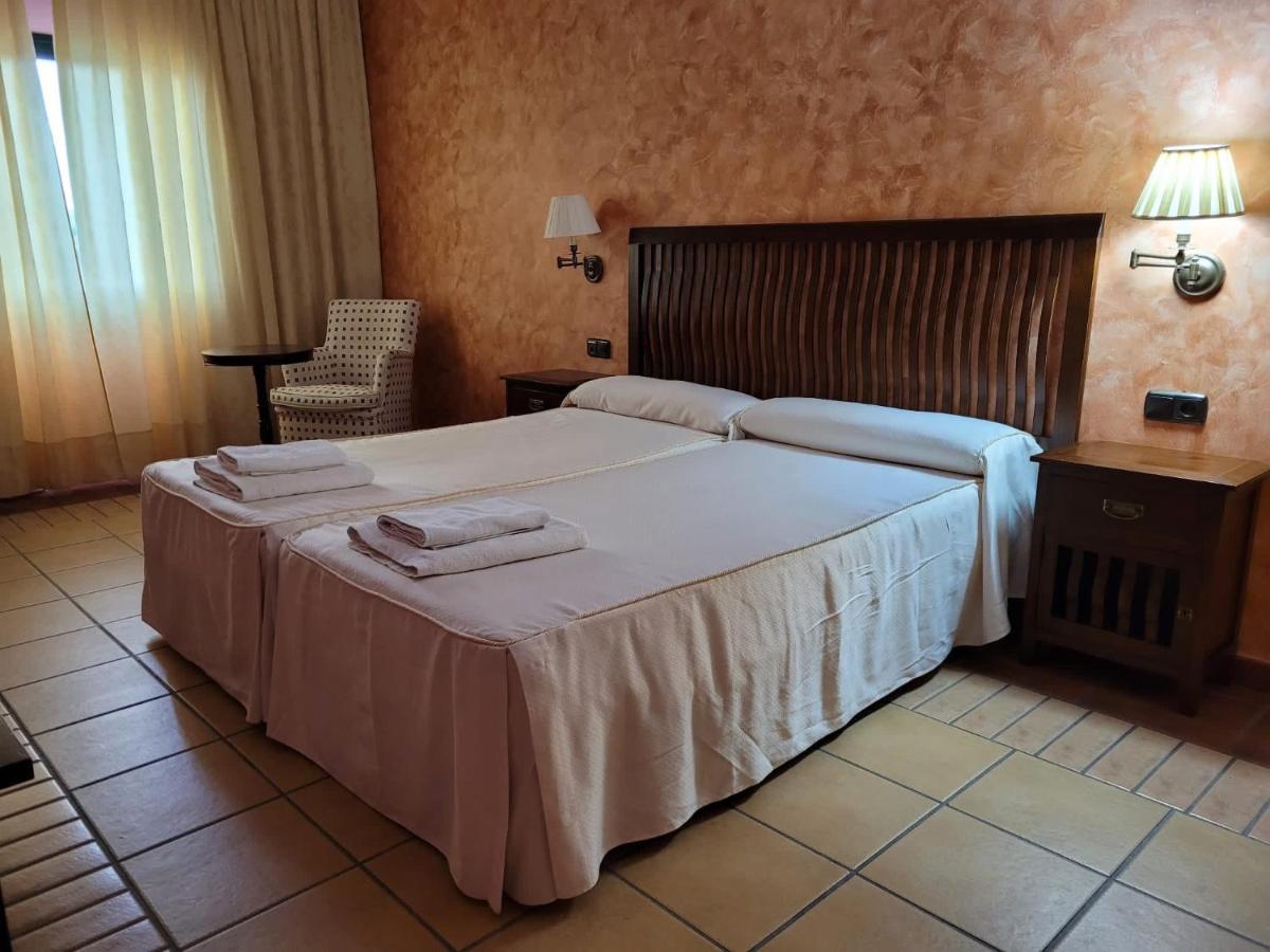 Hospedium Hotel Dona Mafalda De Castilla Plasencia Kültér fotó