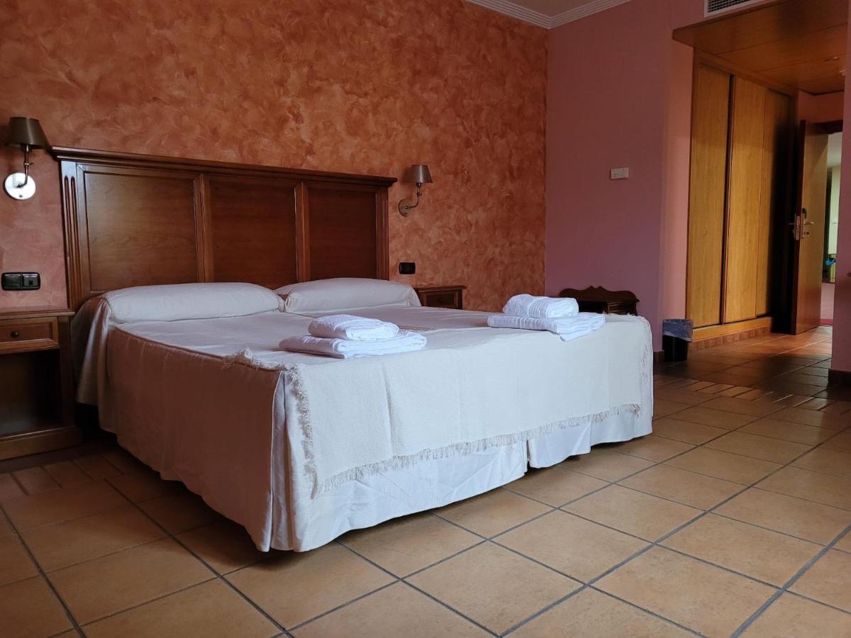 Hospedium Hotel Dona Mafalda De Castilla Plasencia Kültér fotó