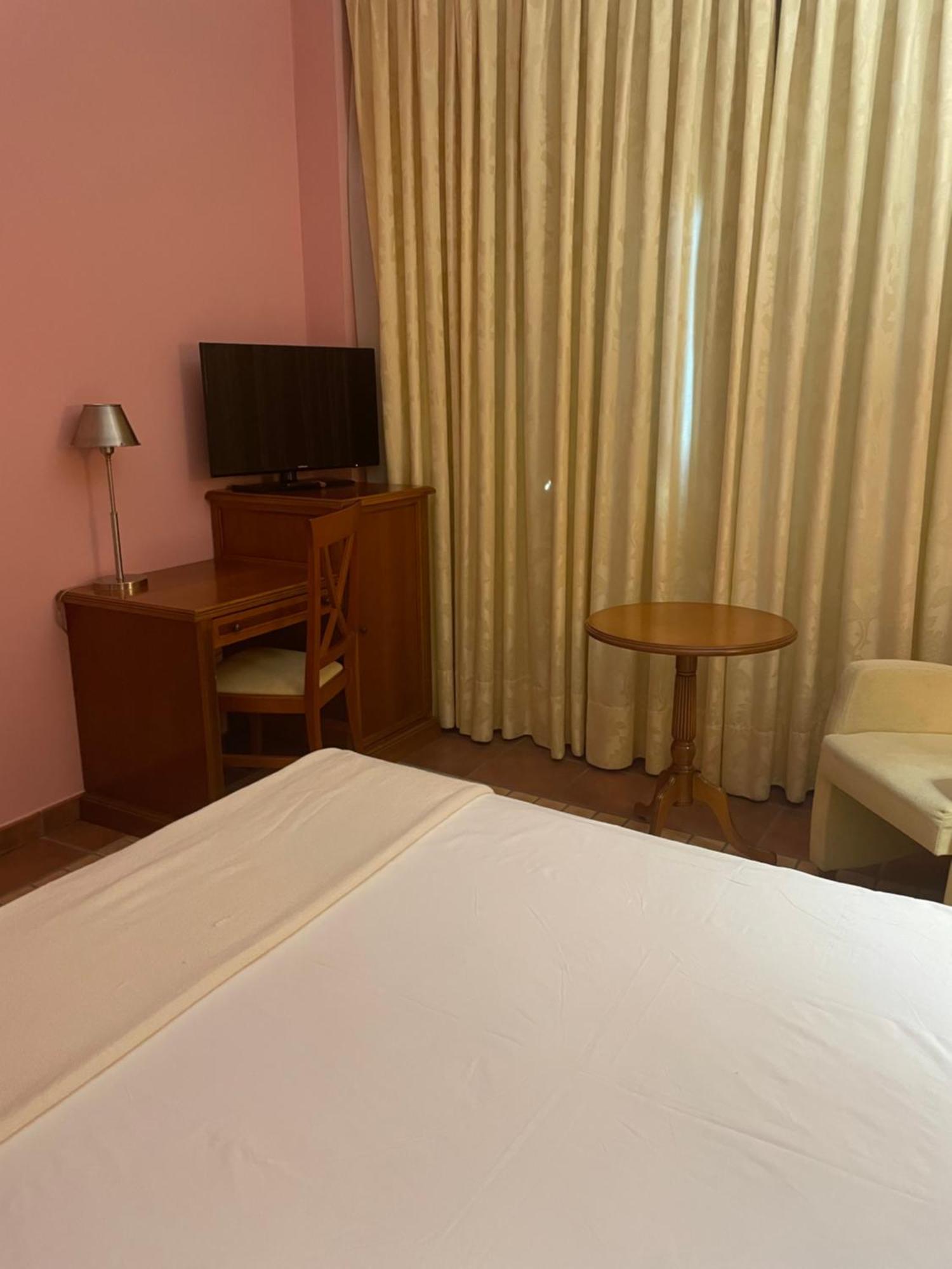 Hospedium Hotel Dona Mafalda De Castilla Plasencia Kültér fotó